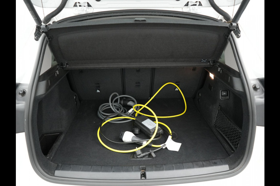 BMW X1 xDrive25e Sportline Plug in Hybrid PHEV | Panodak | Apple Carplay | 19"L.M | Lederen Sportstoelen | DAB | Harman Kardon | Head Up | Stuurverwarming |