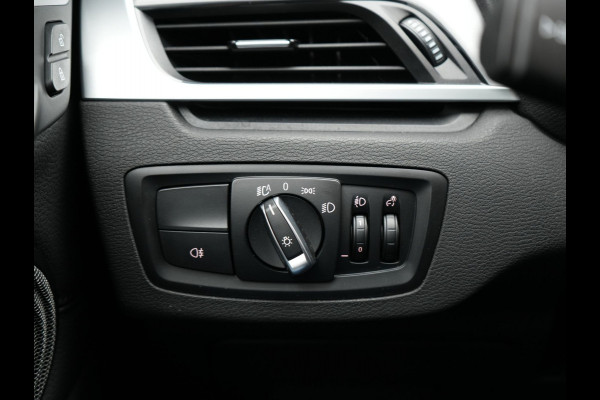 BMW X1 xDrive25e Sportline Plug in Hybrid PHEV | Panodak | Apple Carplay | 19"L.M | Lederen Sportstoelen | DAB | Harman Kardon | Head Up | Stuurverwarming |