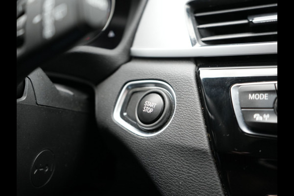 BMW X1 xDrive25e Sportline Plug in Hybrid PHEV | Panodak | Apple Carplay | 19"L.M | Lederen Sportstoelen | DAB | Harman Kardon | Head Up | Stuurverwarming |