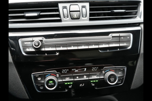BMW X1 xDrive25e Sportline Plug in Hybrid PHEV | Panodak | Apple Carplay | 19"L.M | Lederen Sportstoelen | DAB | Harman Kardon | Head Up | Stuurverwarming |