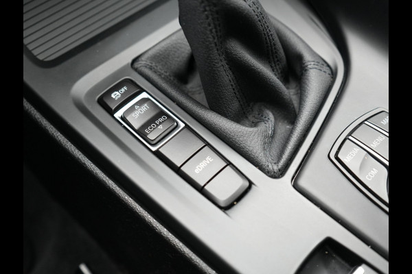 BMW X1 xDrive25e Sportline Plug in Hybrid PHEV | Panodak | Apple Carplay | 19"L.M | Lederen Sportstoelen | DAB | Harman Kardon | Head Up | Stuurverwarming |