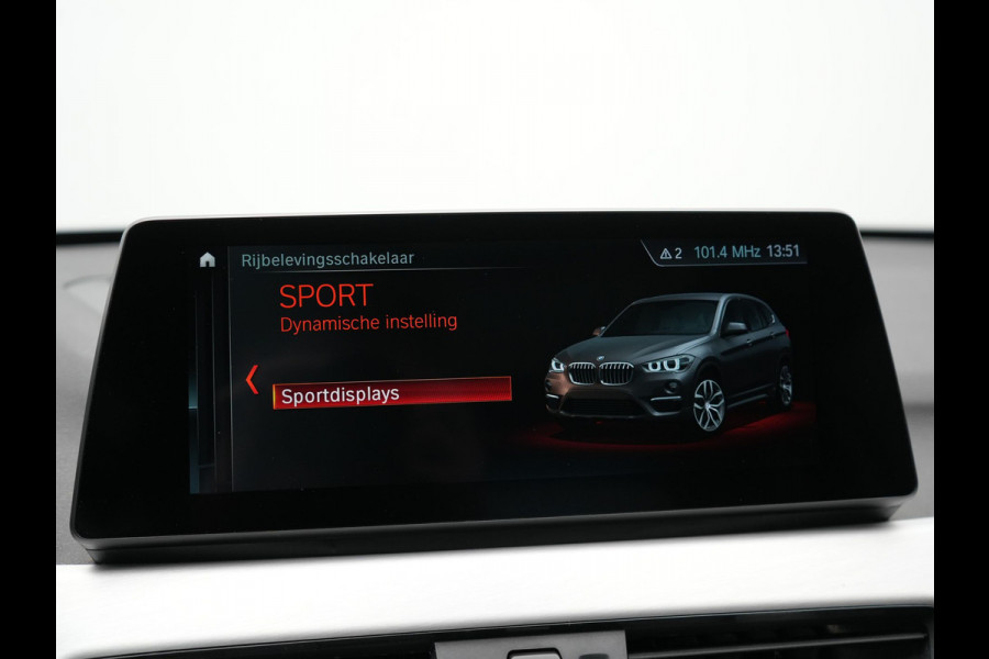 BMW X1 xDrive25e Sportline Plug in Hybrid PHEV | Panodak | Apple Carplay | 19"L.M | Lederen Sportstoelen | DAB | Harman Kardon | Head Up | Stuurverwarming |