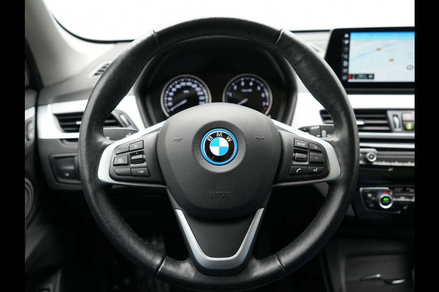 BMW X1 xDrive25e Sportline Plug in Hybrid PHEV | Panodak | Apple Carplay | 19"L.M | Lederen Sportstoelen | DAB | Harman Kardon | Head Up | Stuurverwarming |