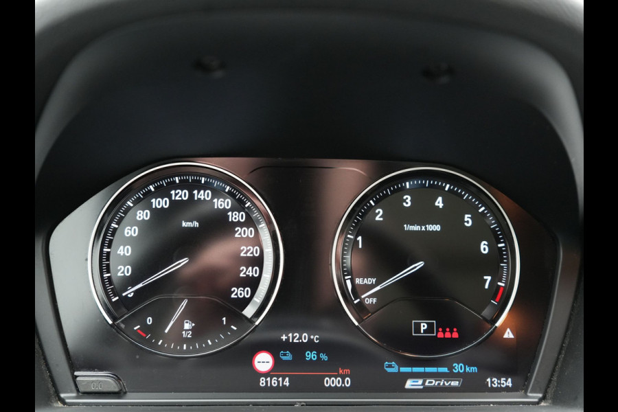 BMW X1 xDrive25e Sportline Plug in Hybrid PHEV | Panodak | Apple Carplay | 19"L.M | Lederen Sportstoelen | DAB | Harman Kardon | Head Up | Stuurverwarming |