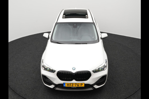 BMW X1 xDrive25e Sportline Plug in Hybrid PHEV | Panodak | Apple Carplay | 19"L.M | Lederen Sportstoelen | DAB | Harman Kardon | Head Up | Stuurverwarming |