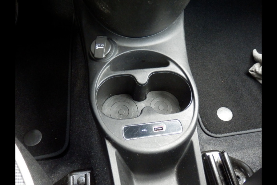 Fiat 500 85pk | Lounge | Airco | Navi | Apple carpl. Andr. Auto |