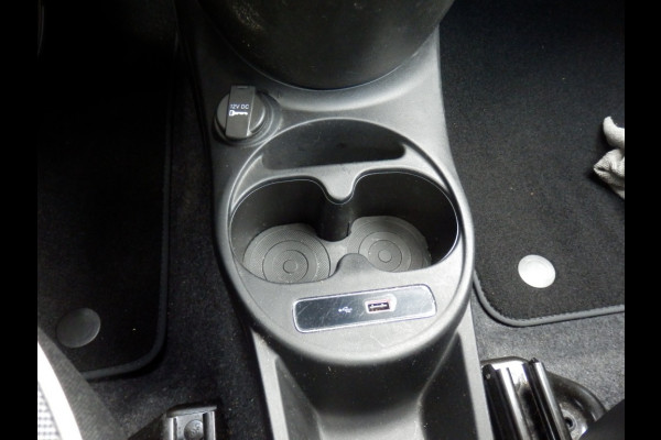 Fiat 500 85pk | Lounge | Airco | Navi | Apple carpl. Andr. Auto |