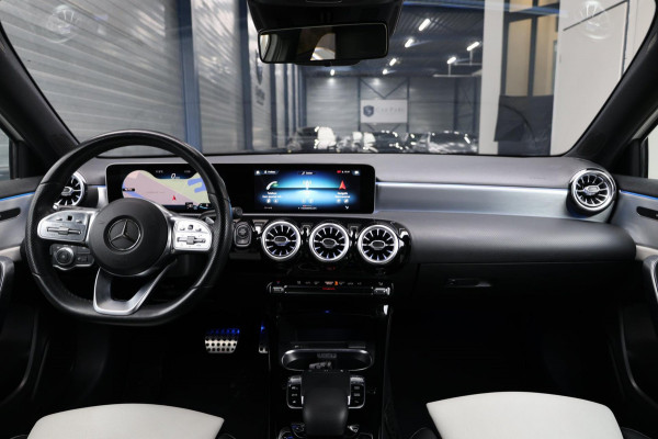 Mercedes-Benz A-Klasse 200 AMG LED/VIRTUAL/SFEER/PANO/LEDER+S.VERWARMING/LMV/PDC/ACC/ECC/12 MDN GARANTIE!