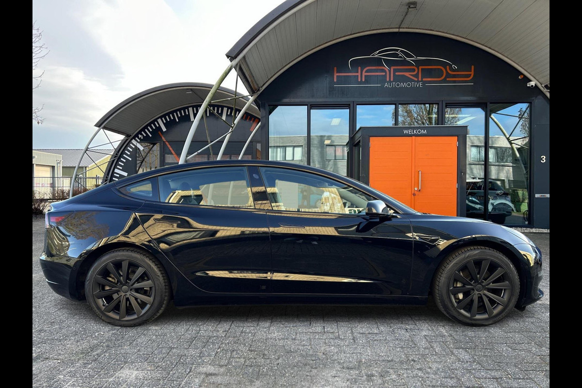 Tesla Model 3 Long Range AWD 75 kWh 90% SOH Trekhaak Zwart / Zwart Rijklaarprijs!