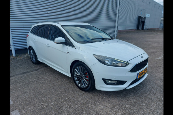 Ford FOCUS Wagon 1.0 ST-Line, airco,cruise,navigatie,stoel/stuurverwarming,parkeersensoren,trekhaak,