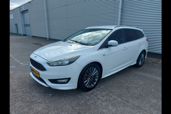 Ford FOCUS Wagon 1.0 ST-Line, airco,cruise,navigatie,stoel/stuurverwarming,parkeersensoren,trekhaak,