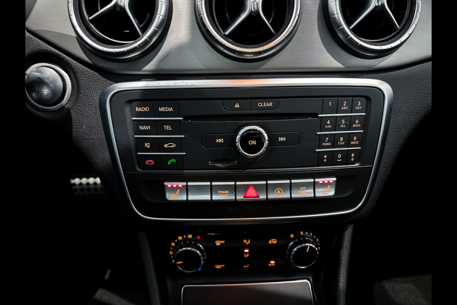 Mercedes-Benz CLA-Klasse 180 AMG |Panorama|Camera|Keyless|NL NAP