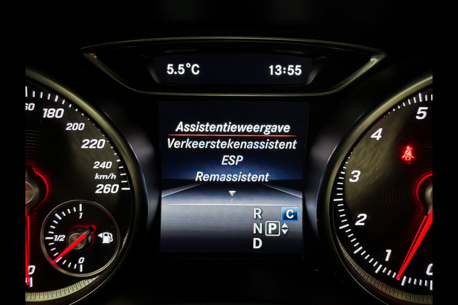 Mercedes-Benz CLA-Klasse 180 AMG |Panorama|Camera|Keyless|NL NAP