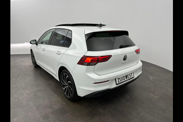 Volkswagen Golf 1.0 eTSI Life Business Pano ACC Lane Sfeer