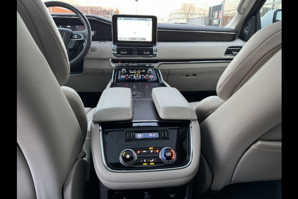 Lincoln Navigator BLACK LABEL FULL SPEC. Pano