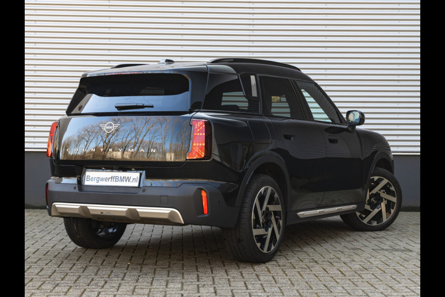 MINI Countryman 1.5 C Favoured - XL Pakket - Pano - Trekhaak - Head-Up