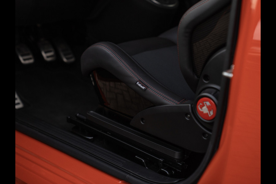 Fiat 500 Abarth 695 Competizione 180pk | Racing Orange | Carbon Sabelt seats | CarPlay | Beats