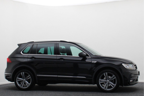 Volkswagen Tiguan 1.5 TSI DSG ACT Comfortline Business R-line Virtual Cockpit, Elektrische Achterklep, Apple Carplay, ACC, Trekhaak, 19''