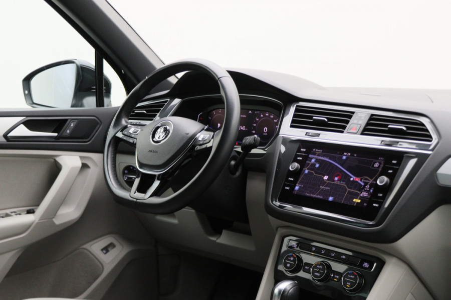 Volkswagen Tiguan 1.5 TSI DSG ACT Comfortline Business R-line Virtual Cockpit, Elektrische Achterklep, Apple Carplay, ACC, Trekhaak, 19''