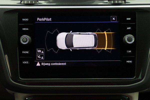 Volkswagen Tiguan 1.5 TSI DSG ACT Comfortline Business R-line Virtual Cockpit, Elektrische Achterklep, Apple Carplay, ACC, Trekhaak, 19''