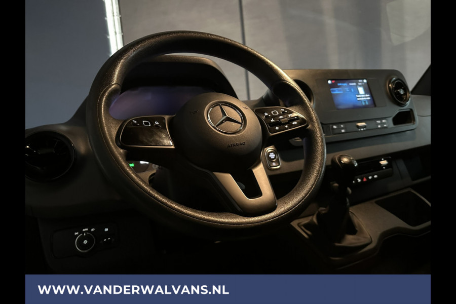 Mercedes-Benz Sprinter 314 CDI 143pk L3H2 Euro6 Airco | Camera | Sidebars | Apple Carplay | Android Auto Parkeersensoren, Bijrijdersbank