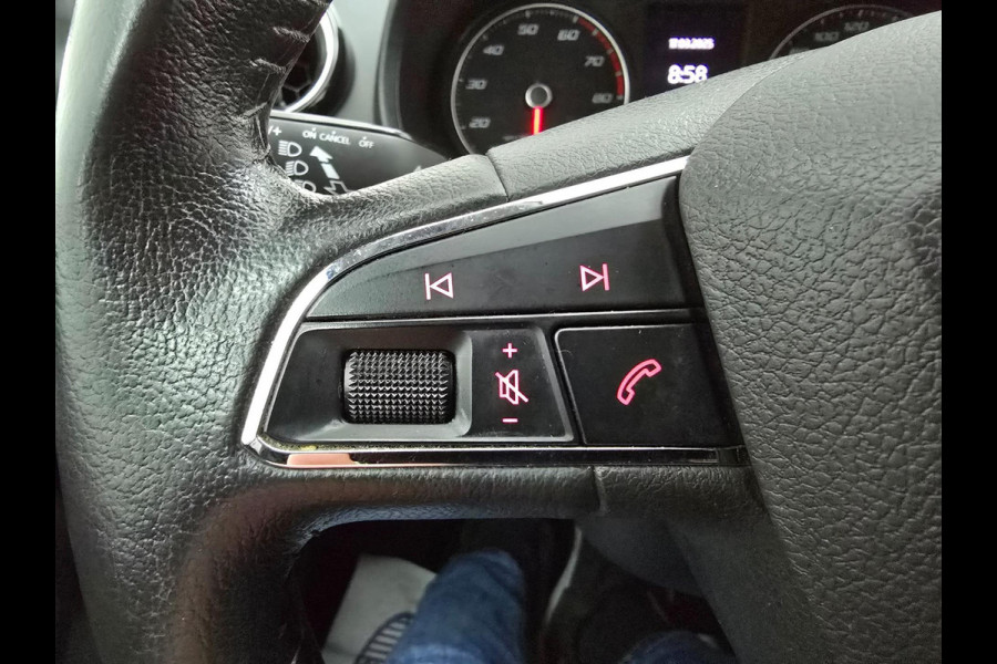 Seat Ibiza Occasion 1.0 TSI Style met cruisecontrol en carplay radio | Tweedehands Seat Ibiza in zilvergrijs | Navi | Parkeersens