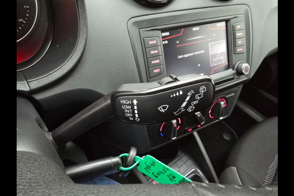 Seat Ibiza Occasion 1.0 TSI Style met cruisecontrol en carplay radio | Tweedehands Seat Ibiza in zilvergrijs | Navi | Parkeersens