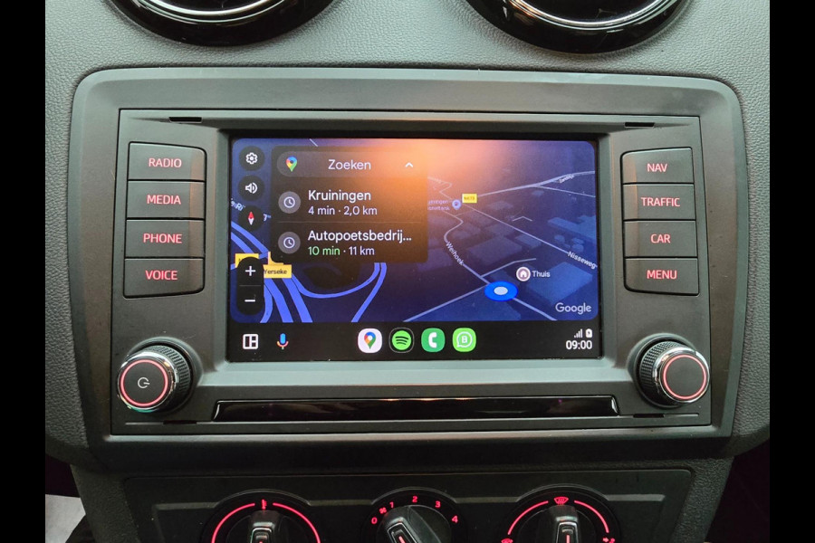 Seat Ibiza Occasion 1.0 TSI Style met cruisecontrol en carplay radio | Tweedehands Seat Ibiza in zilvergrijs | Navi | Parkeersens