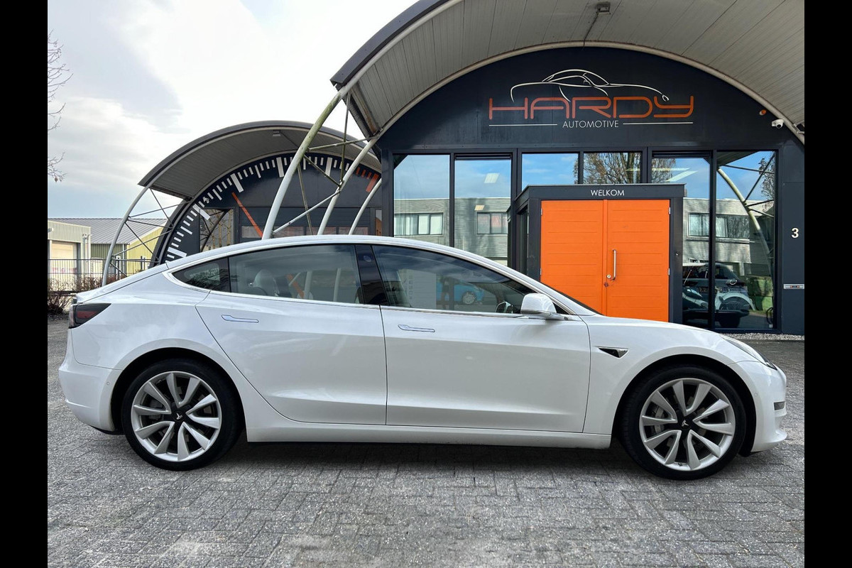 Tesla Model 3 Long Range AWD 75 kWh Wit leder 19 Inch 84% SOH Certificaat NL-Auto