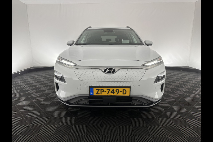 Hyundai Kona EV Premium 64 kWh (INCL-BTW) *FULL-LEATHER | HEAD-UP | FULL-LED | NAVI-FULLMAP | DAB | ADAPTIVE-CRUISE | KRELL-AUDIO | KEYLESS | CAMERA | BLIND-SPOT | LANE-ASSIST | DIGI-COCKPIT | COMFORT-SEATS | 17''ALU*