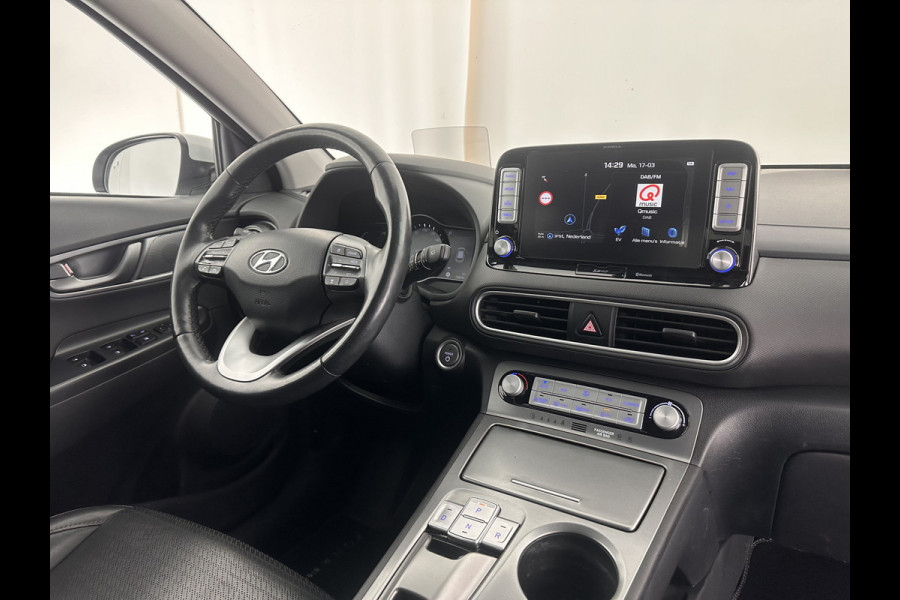 Hyundai Kona EV Premium 64 kWh (INCL-BTW) *FULL-LEATHER | HEAD-UP | FULL-LED | NAVI-FULLMAP | DAB | ADAPTIVE-CRUISE | KRELL-AUDIO | KEYLESS | CAMERA | BLIND-SPOT | LANE-ASSIST | DIGI-COCKPIT | COMFORT-SEATS | 17''ALU*