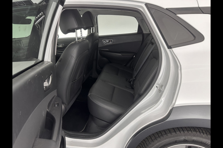 Hyundai Kona EV Premium 64 kWh (INCL-BTW) *FULL-LEATHER | HEAD-UP | FULL-LED | NAVI-FULLMAP | DAB | ADAPTIVE-CRUISE | KRELL-AUDIO | KEYLESS | CAMERA | BLIND-SPOT | LANE-ASSIST | DIGI-COCKPIT | COMFORT-SEATS | 17''ALU*