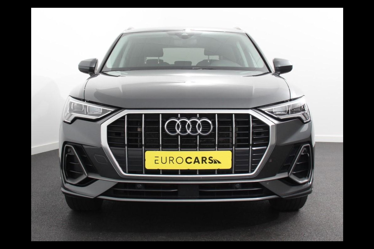 Audi Q3 45 TFSI e 245pk S-Line Plus PHEV Navigatie Apple Carplay/Android auto Climate Control Adaptive Cruise Control Electrisch bedienbare achterklep