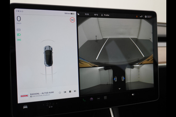 Tesla Model 3 SR+ 60kWh 326PK Lmv-19" AutoPilot Premium-Luidsprekers Leder PanoDak Adaptive cruise Camera's Elektr.-Stuur+Stoelen+Spiegels+Geh Navi LED ACC DAB Voorverwarmen interieur en Keyless via App One-Pedal-Drive Origineel Nederlandse auto tot 11kw laden thuis ! Garantie Accu tot 17-12-2027 max 160.000km