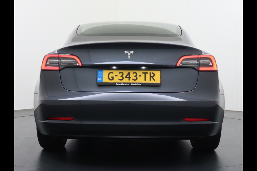 Tesla Model 3 SR+ 60kWh 326PK Lmv-19" AutoPilot Premium-Luidsprekers Leder PanoDak Adaptive cruise Camera's Elektr.-Stuur+Stoelen+Spiegels+Geh Navi LED ACC DAB Voorverwarmen interieur en Keyless via App One-Pedal-Drive Origineel Nederlandse auto tot 11kw laden thuis ! Garantie Accu tot 17-12-2027 max 160.000km