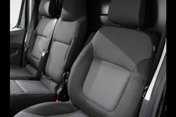Renault Trafic 2.0 Blue dCi 110 T30 L2H1 Advance | DEMO! | Navigatie bluetooth DAB Camera Airco Trekhaak Houten bekleding Lichtmetalen velgen