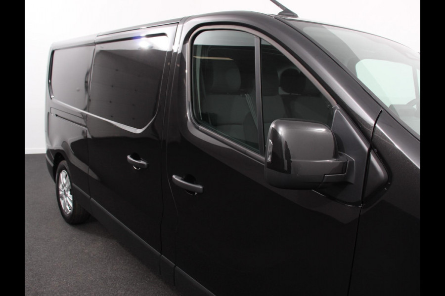 Renault Trafic 2.0 Blue dCi 110 T30 L2H1 Advance | DEMO! | Navigatie bluetooth DAB Camera Airco Trekhaak Houten bekleding Lichtmetalen velgen