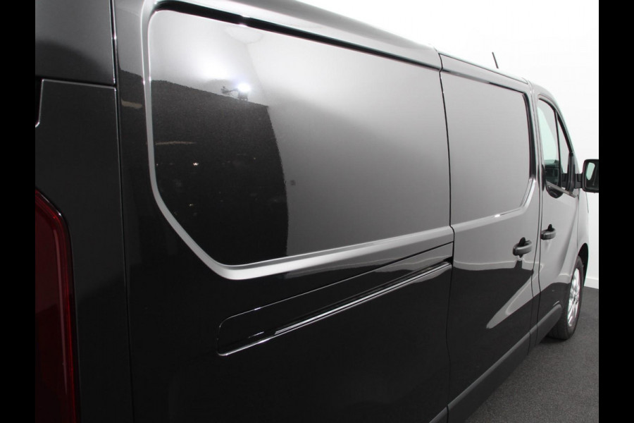 Renault Trafic 2.0 Blue dCi 110 T30 L2H1 Advance | DEMO! | Navigatie bluetooth DAB Camera Airco Trekhaak Houten bekleding Lichtmetalen velgen