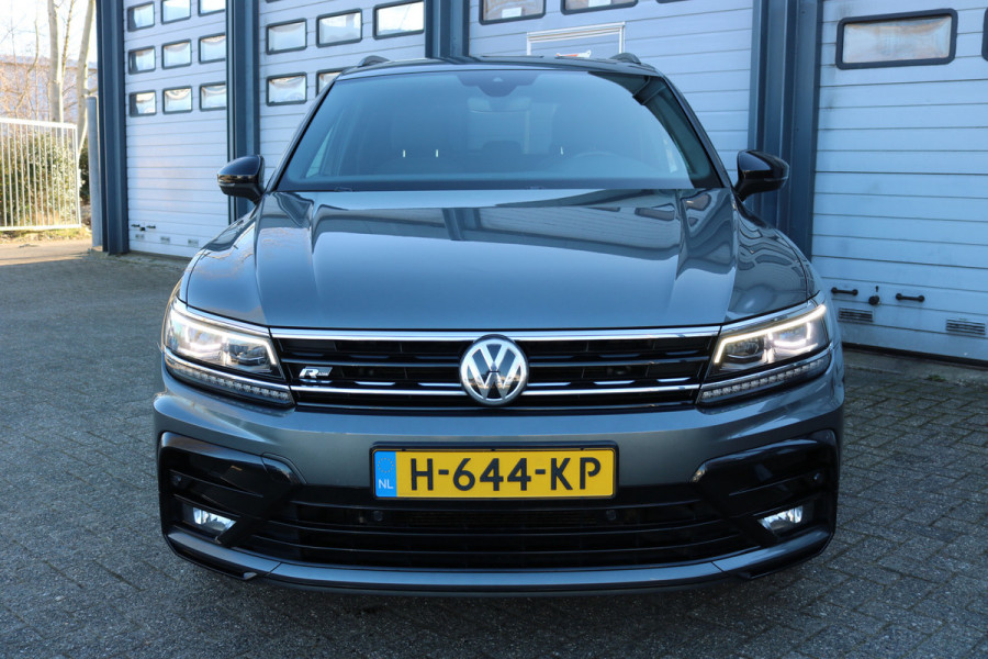 Volkswagen Tiguan 1.5 TSI Highline R Autom Xenon Black style Virtual cockpit Panodak Navi Camera Bj:2020