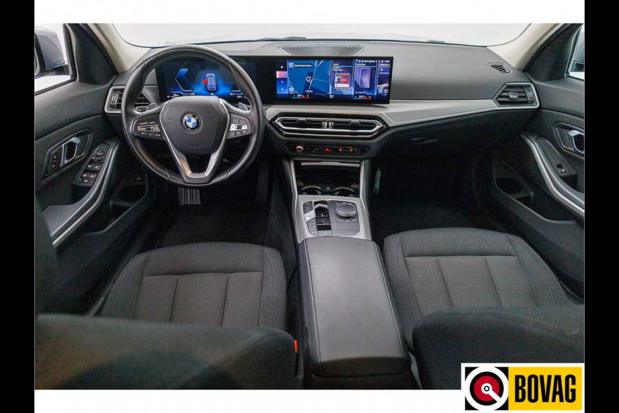 BMW 3 Serie Touring 318i 156 PK | Nieuw Model | Widescreen Navi | Led | Stoelverw. | Elec. klep | Draadloze telefoonlader, 4 cilinder motor