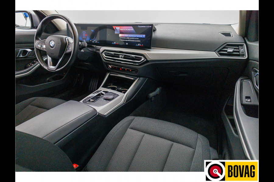 BMW 3 Serie Touring 318i 156 PK | Nieuw Model | Widescreen Navi | Led | Stoelverw. | Elec. klep | Draadloze telefoonlader, 4 cilinder motor