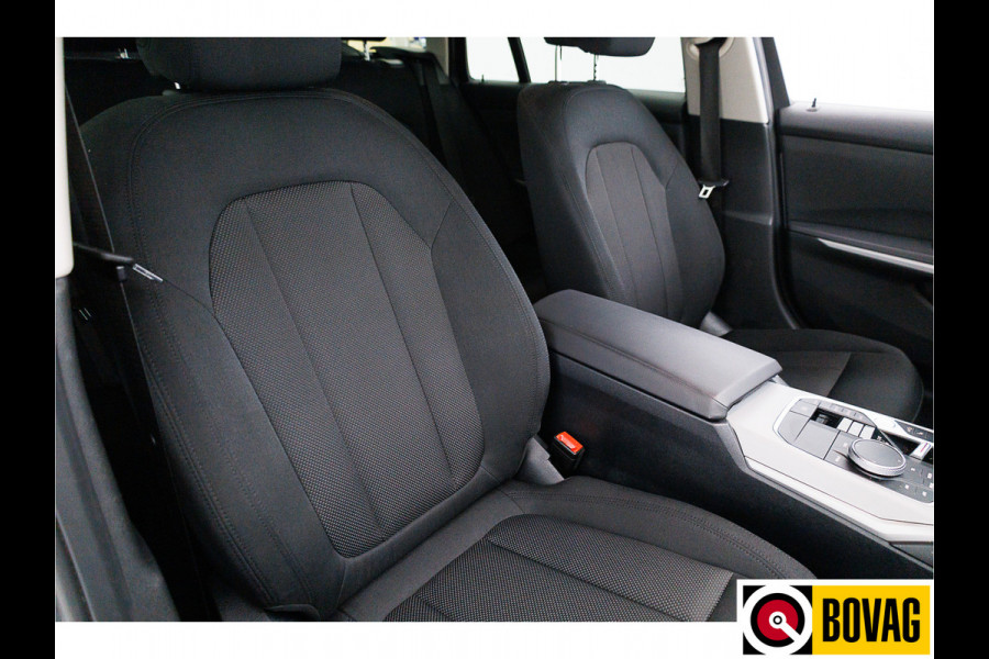 BMW 3 Serie Touring 318i 156 PK | Nieuw Model | Widescreen Navi | Led | Stoelverw. | Elec. klep | Draadloze telefoonlader, 4 cilinder motor