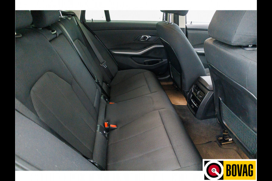 BMW 3 Serie Touring 318i 156 PK | Nieuw Model | Widescreen Navi | Led | Stoelverw. | Elec. klep | Draadloze telefoonlader, 4 cilinder motor