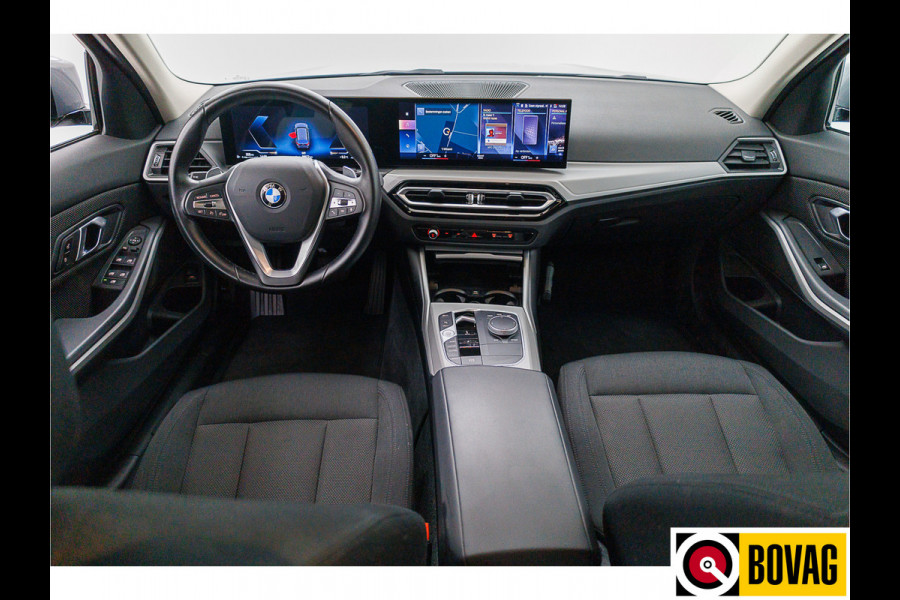 BMW 3 Serie Touring 318i 156 PK | Nieuw Model | Widescreen Navi | Led | Stoelverw. | Elec. klep | Draadloze telefoonlader, 4 cilinder motor