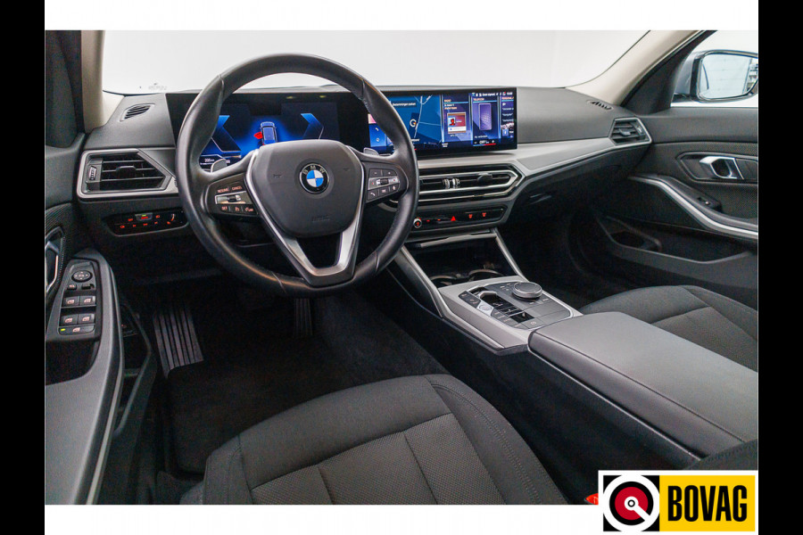 BMW 3 Serie Touring 318i 156 PK | Nieuw Model | Widescreen Navi | Led | Stoelverw. | Elec. klep | Draadloze telefoonlader, 4 cilinder motor