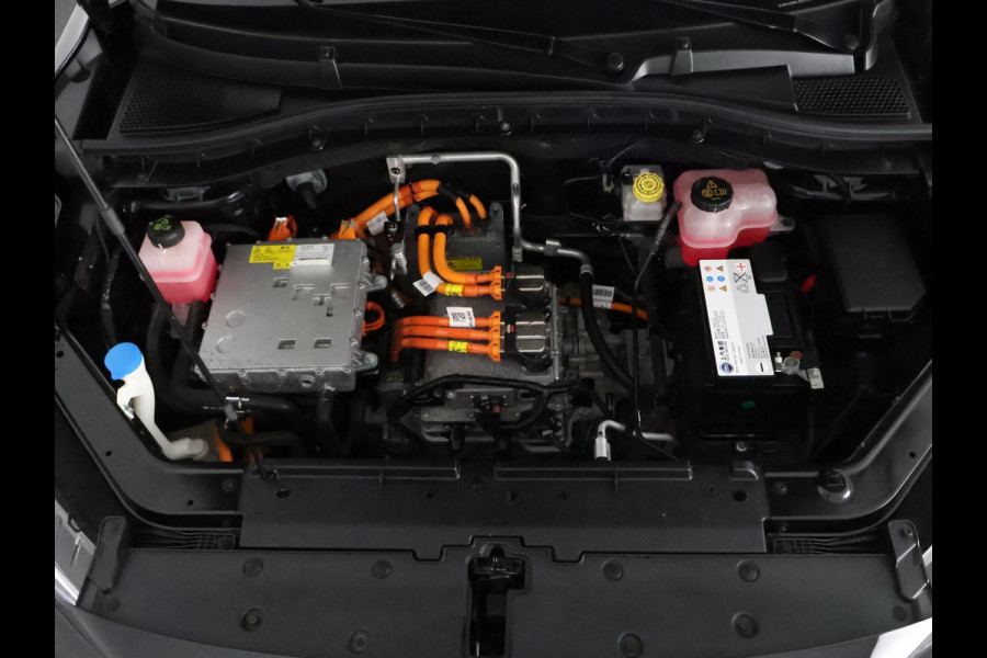 MG ZS EV Black Luxury 45 kWh | Navigatie | Schuif-/Kanteldak | Leder |