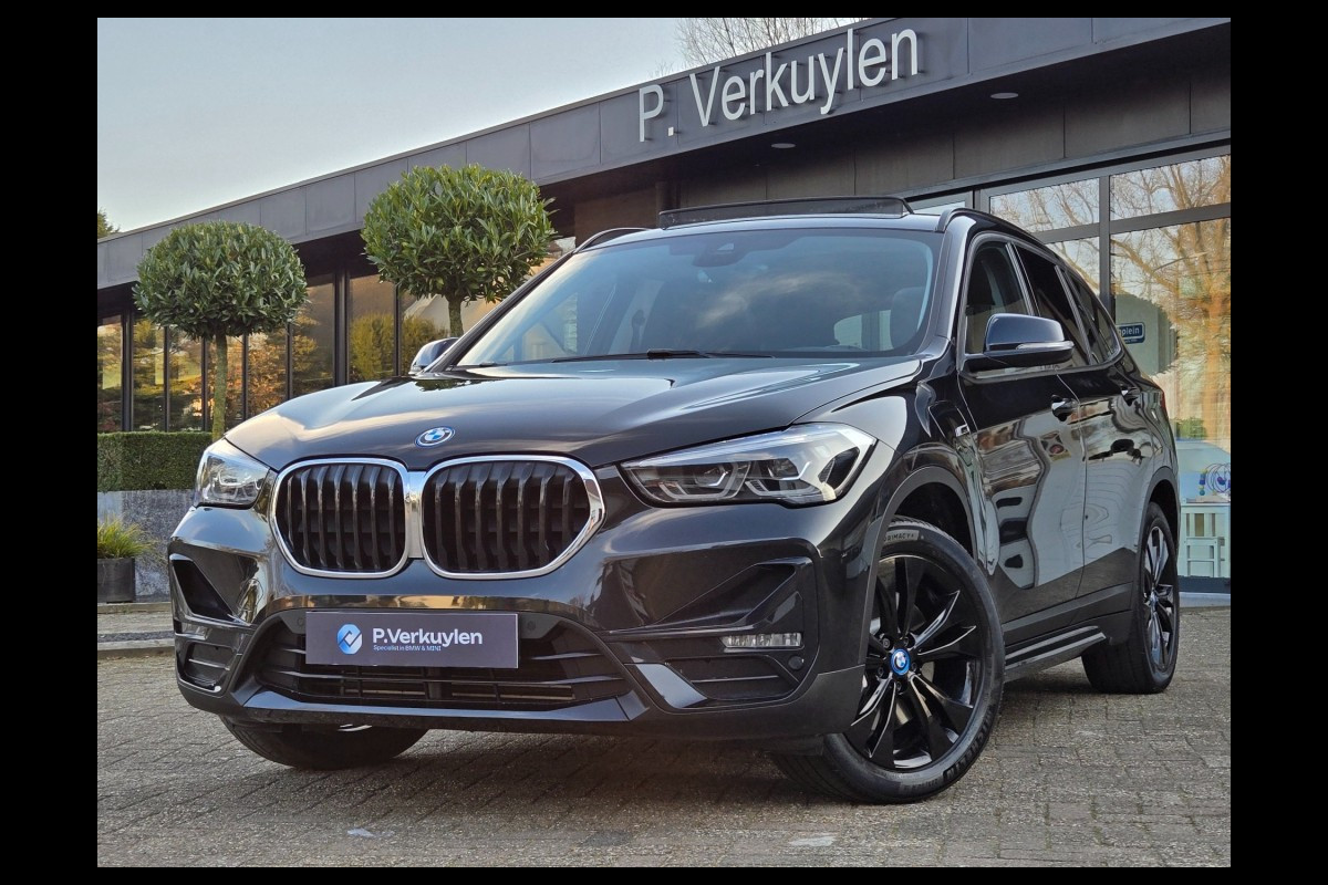 BMW X1 XDRIVE25E SPORTLINE I SPORTSTOELEN LEDER I PANORAMA I NAVIGATIE