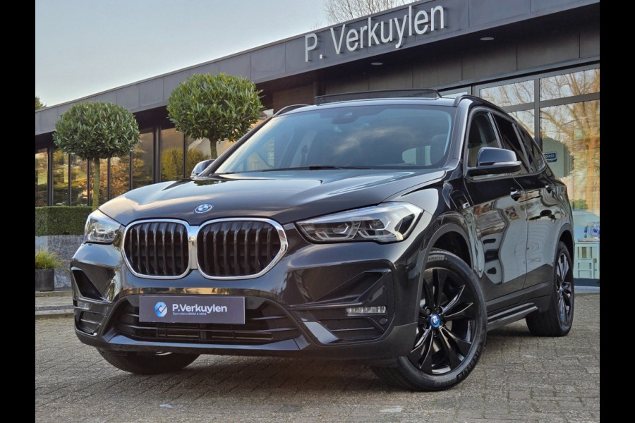 BMW X1 XDRIVE25E SPORTLINE I SPORTSTOELEN LEDER I PANORAMA I NAVIGATIE