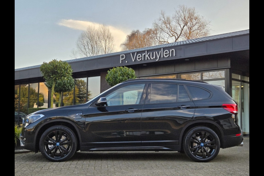 BMW X1 XDRIVE25E SPORTLINE I SPORTSTOELEN LEDER I PANORAMA I NAVIGATIE