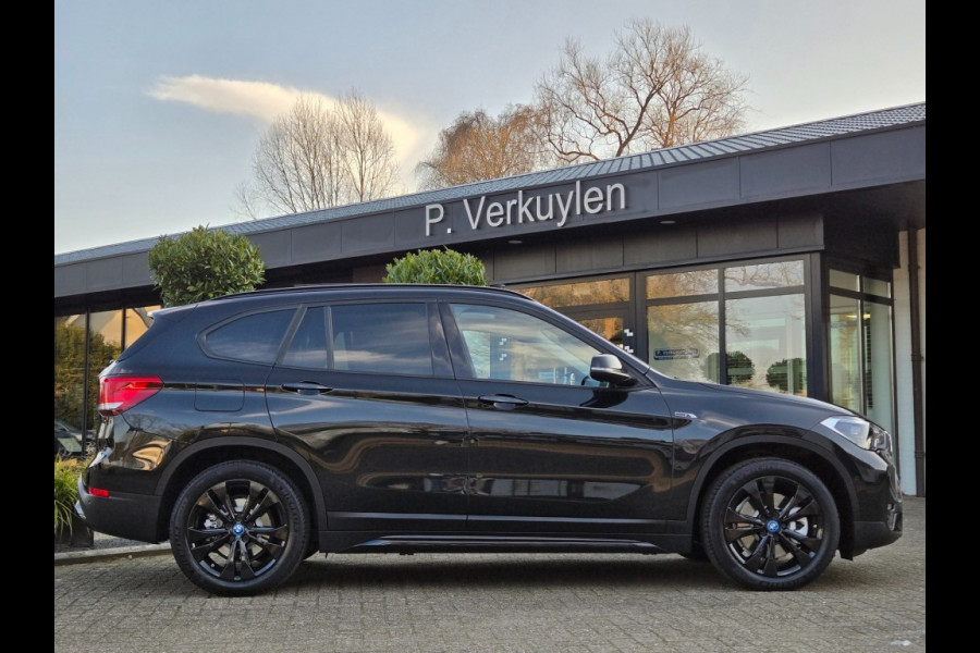 BMW X1 XDRIVE25E SPORTLINE I SPORTSTOELEN LEDER I PANORAMA I NAVIGATIE